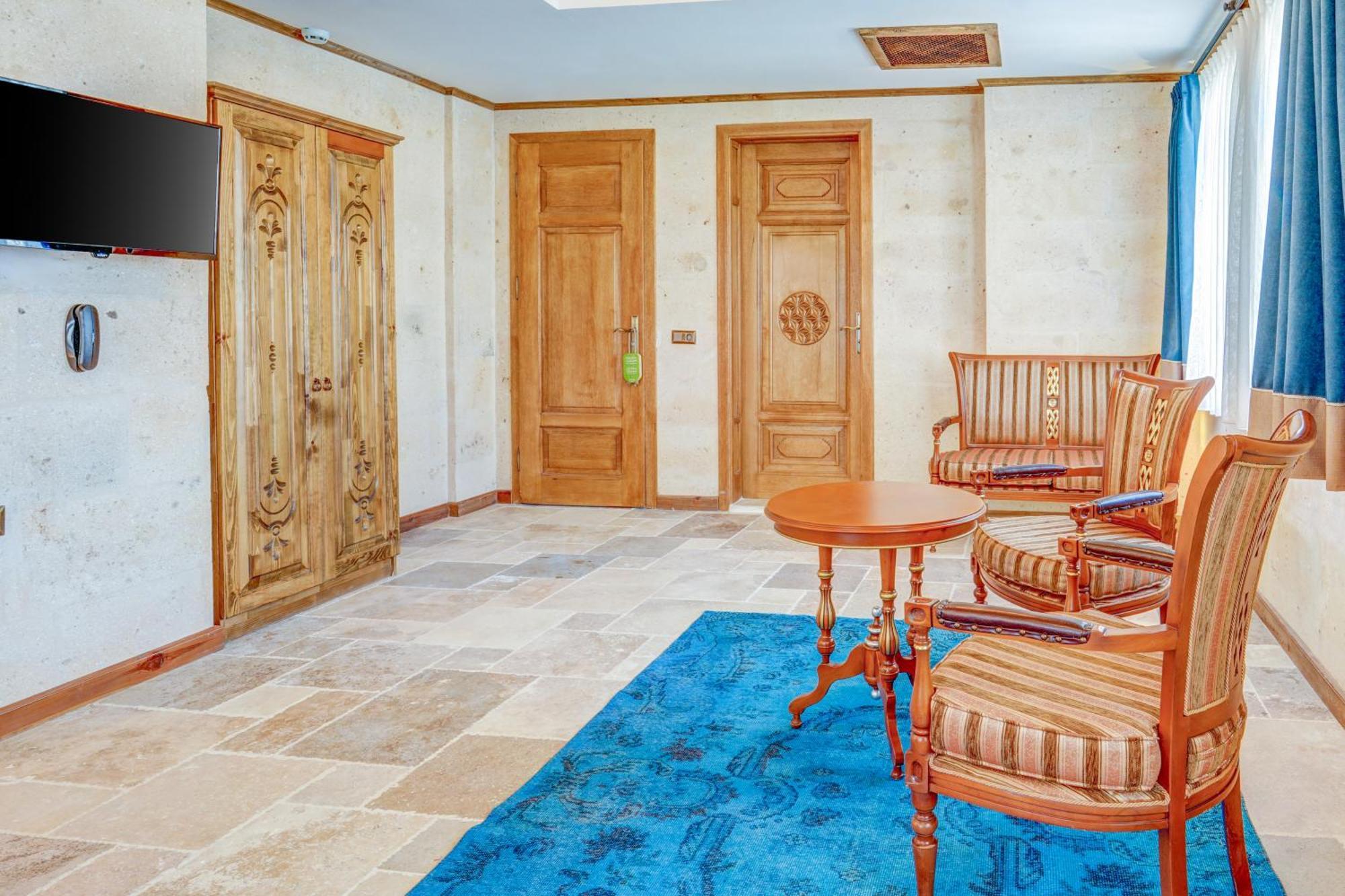 Unique Cappadocia Palace Goreme Bagian luar foto
